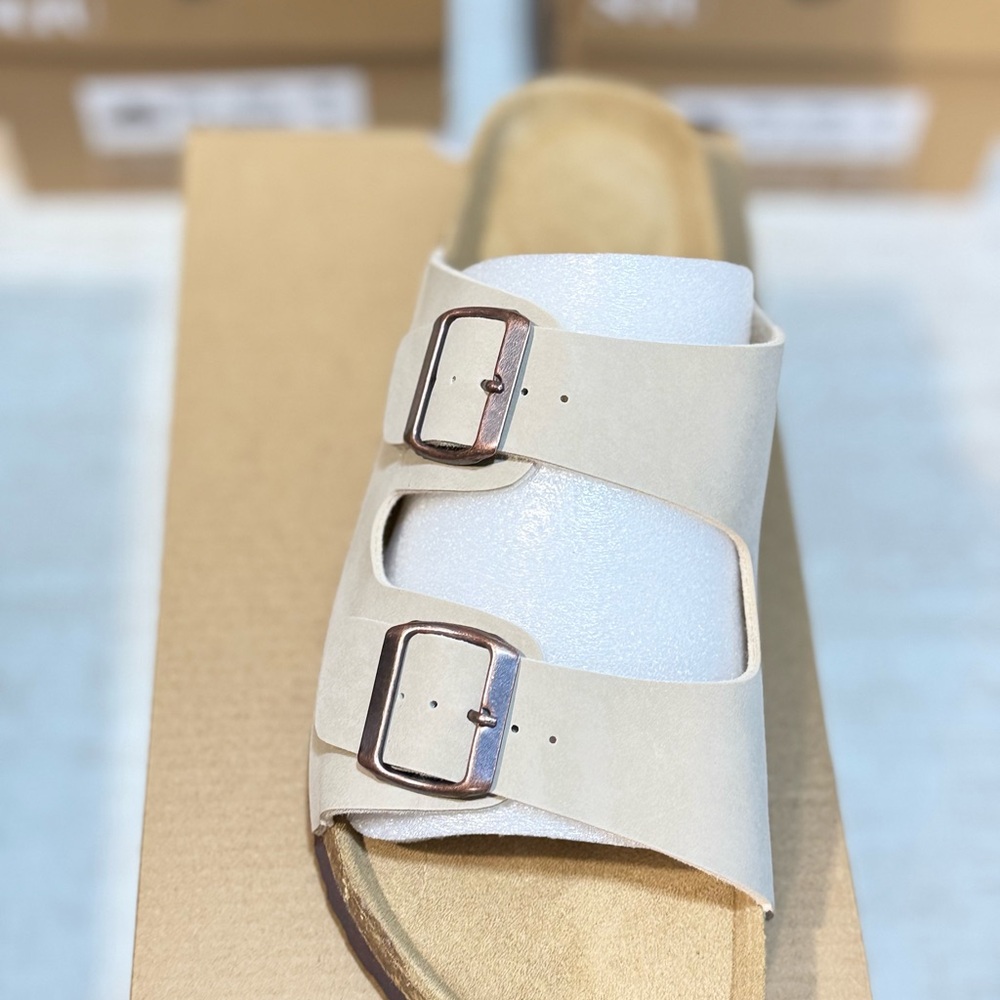 Men's Beige Double-Buckle Slide Sandals / size 11